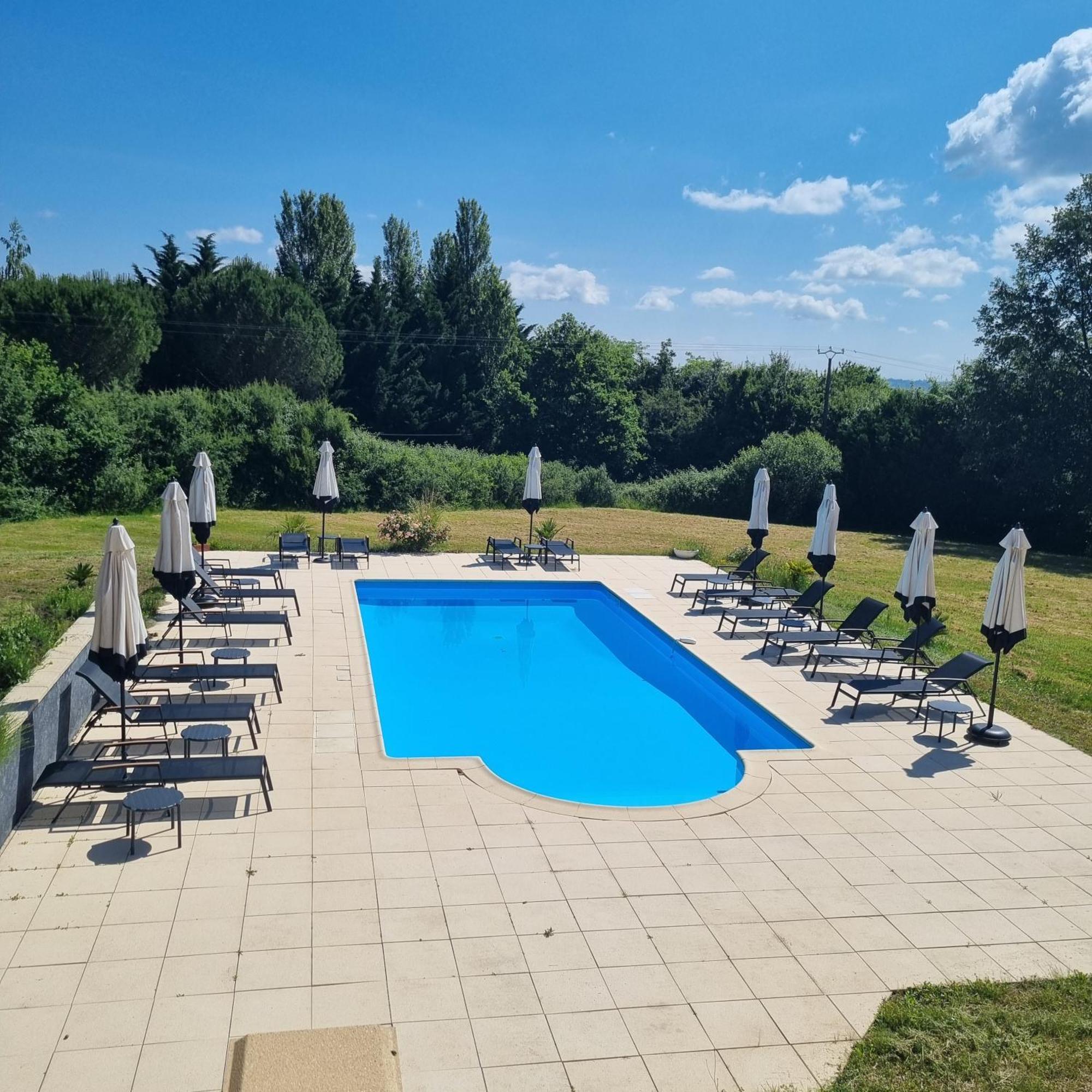 Au Perigord Noir Hotell Hautefort Exteriör bild