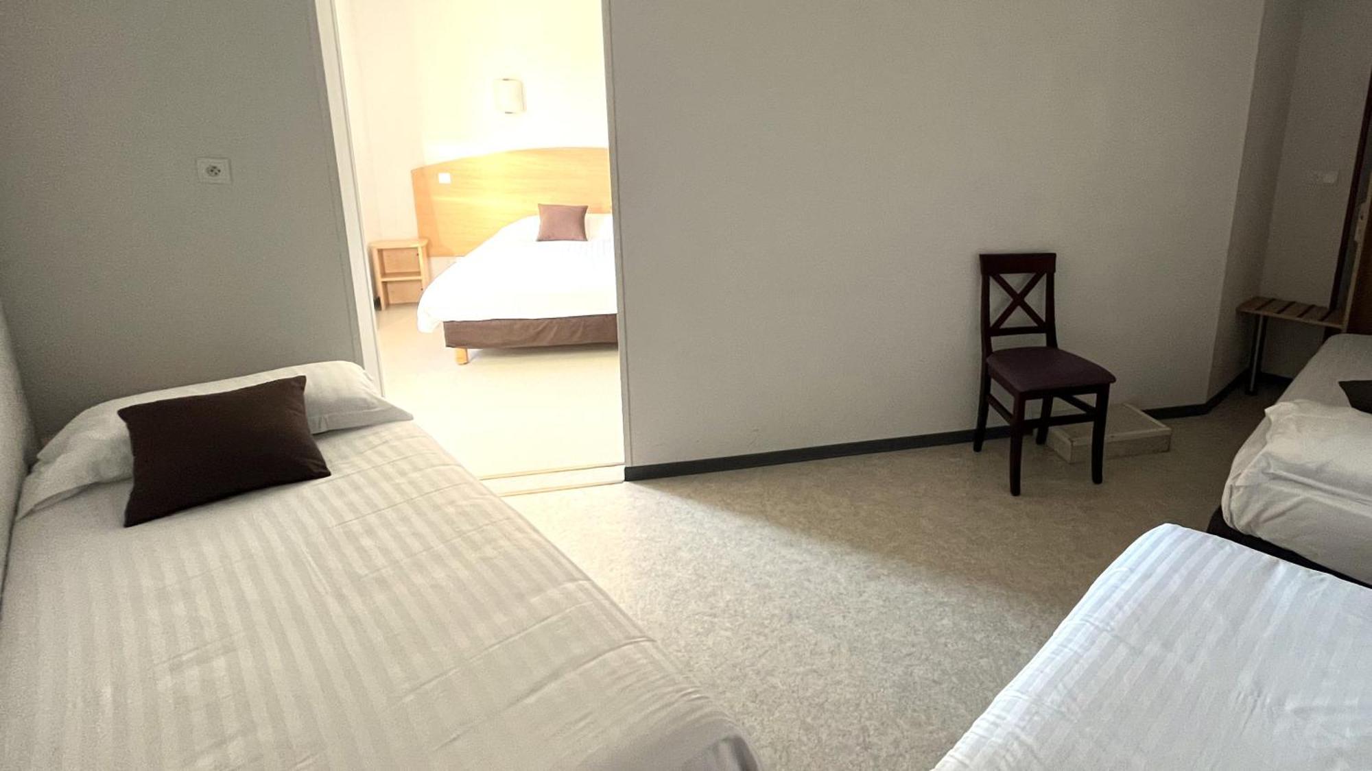 Au Perigord Noir Hotell Hautefort Exteriör bild