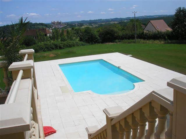 Au Perigord Noir Hotell Hautefort Exteriör bild
